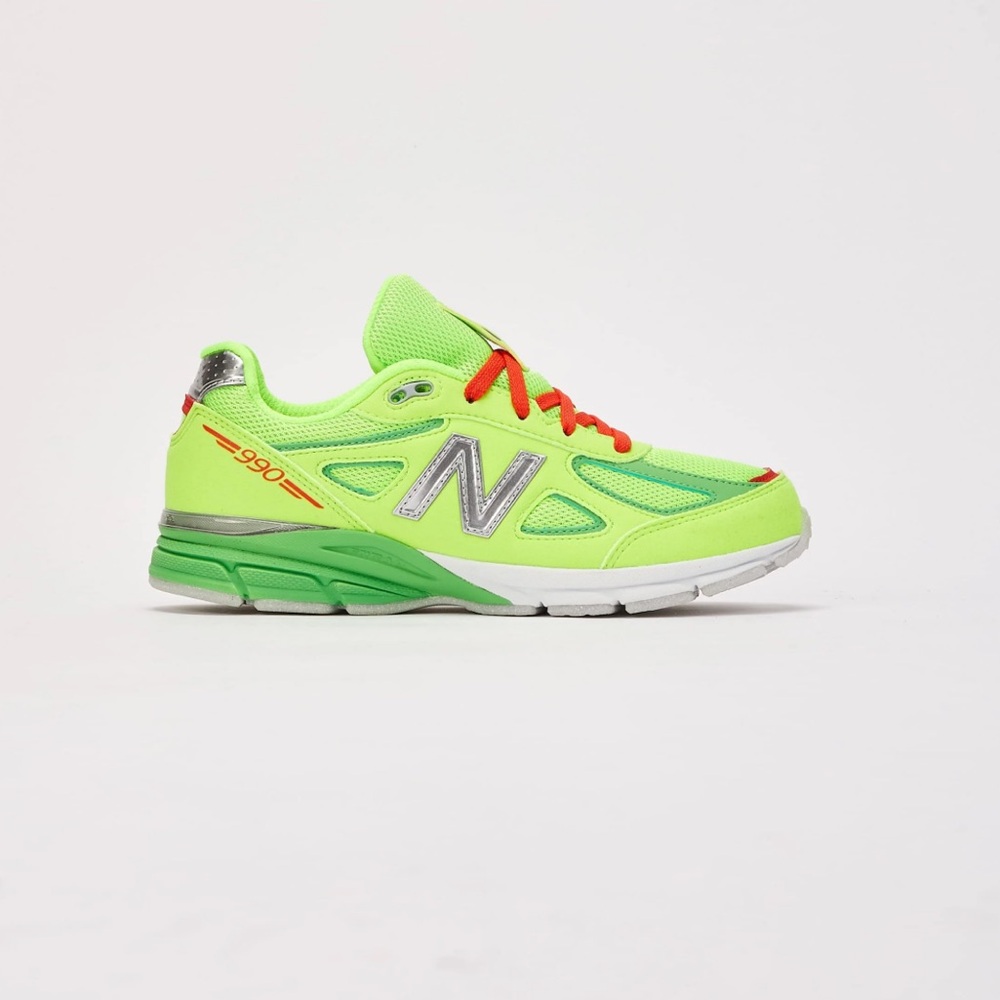 KIDS NEW BALANCE 990V4 'FESTIVE' GRADE-SCHOOL size 4